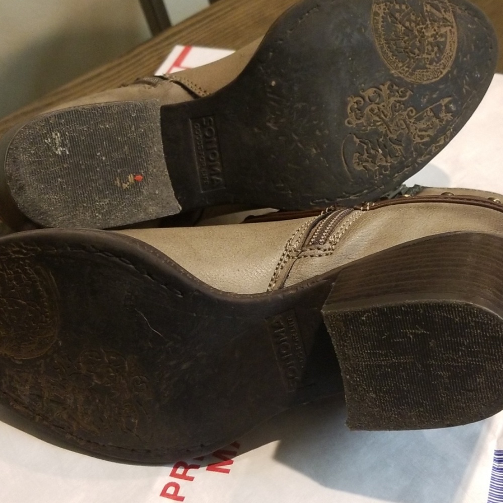 Rugged Boots - Picture 4 of 7